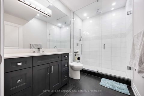 Photo 27 at 39 Endless Circle, Kleinburg, Vaughan