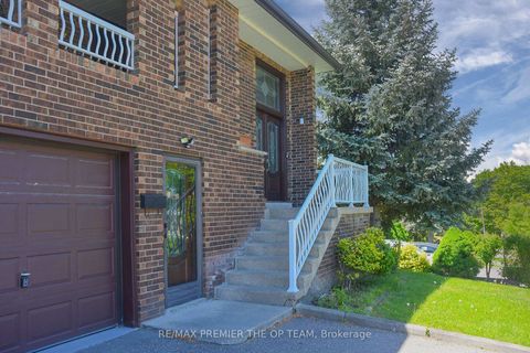 Photo 2 at 123 Willis Road, East Woodbridge, Vaughan