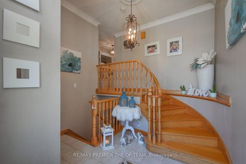 Photo 3 at 123 Willis Road, East Woodbridge, Vaughan