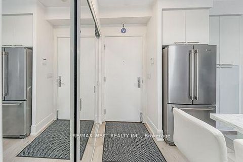 Photo 5 at 1122 - 70 Roehampton Avenue, Mount Pleasant West, Toronto