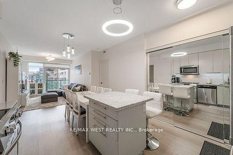 Photo 11 at 1122 - 70 Roehampton Avenue, Mount Pleasant West, Toronto