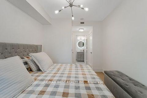 Photo 27 at 1122 - 70 Roehampton Avenue, Mount Pleasant West, Toronto