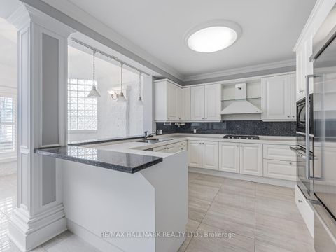 Photo 8 at 138 Elgin Mills Road W, Westbrook, Richmond Hill