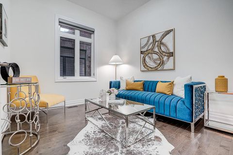 Photo 6 at 16 Botelho Circle, Bayview Southeast, Aurora