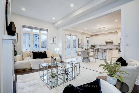 Photo 12 at 16 Botelho Circle, Bayview Southeast, Aurora