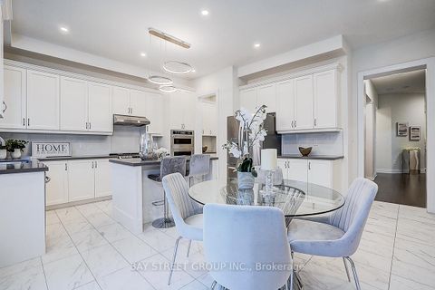 Photo 15 at 16 Botelho Circle, Bayview Southeast, Aurora