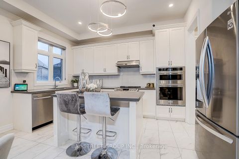 Photo 17 at 16 Botelho Circle, Bayview Southeast, Aurora