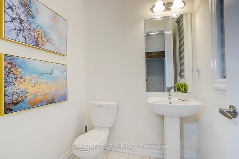 Photo 21 at 16 Botelho Circle, Bayview Southeast, Aurora