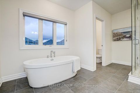 Photo 28 at 16 Botelho Circle, Bayview Southeast, Aurora