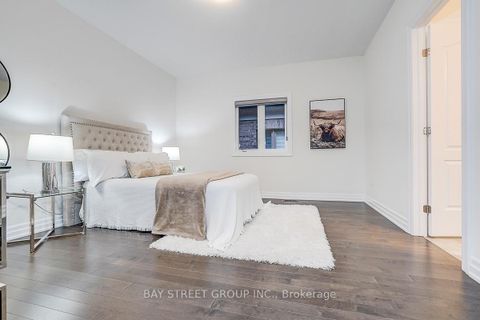 Photo 32 at 16 Botelho Circle, Bayview Southeast, Aurora