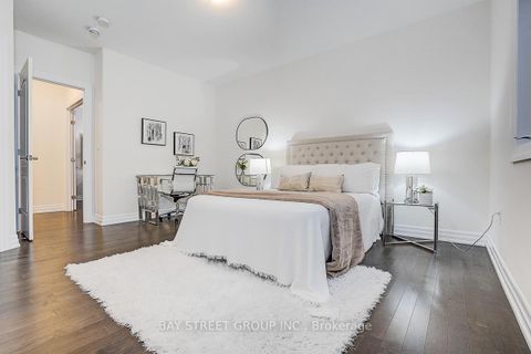 Photo 34 at 16 Botelho Circle, Bayview Southeast, Aurora