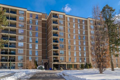 Photo 2 at 102 - 2825 Islington Avenue, Humber Summit, Toronto