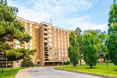 Photo 4 at 102 - 2825 Islington Avenue, Humber Summit, Toronto