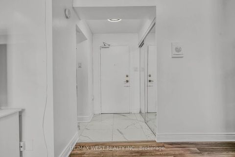 Photo 7 at 102 - 2825 Islington Avenue, Humber Summit, Toronto