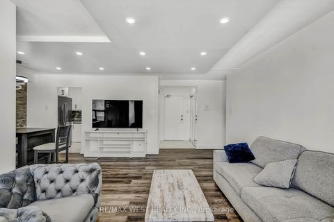 Photo 10 at 102 - 2825 Islington Avenue, Humber Summit, Toronto