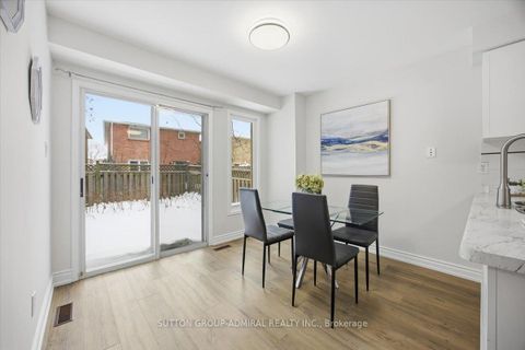 Photo 4 at 137 Chelwood Drive, Brownridge, Vaughan