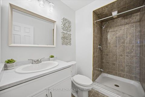 Photo 15 at 137 Chelwood Drive, Brownridge, Vaughan