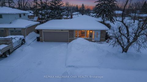 Photo 1 at 15 Curtiss Court, Grove East, Barrie