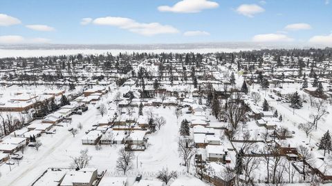 Photo 6 at 15 Curtiss Court, Grove East, Barrie