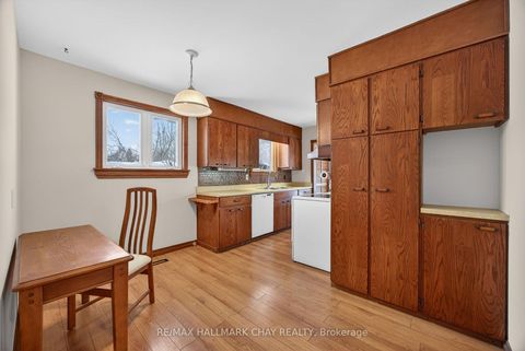 Photo 16 at 15 Curtiss Court, Grove East, Barrie