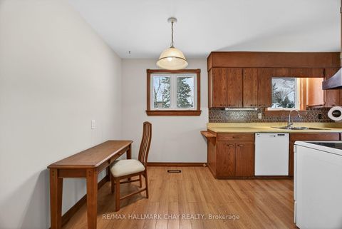 Photo 17 at 15 Curtiss Court, Grove East, Barrie