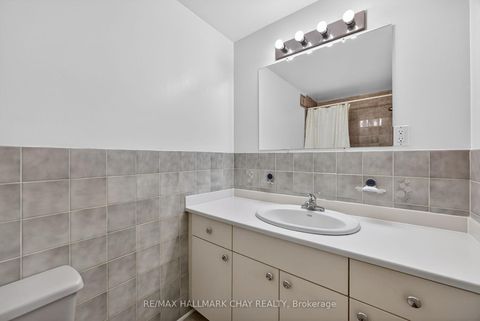 Photo 31 at 15 Curtiss Court, Grove East, Barrie