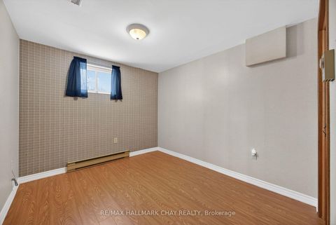 Photo 33 at 15 Curtiss Court, Grove East, Barrie