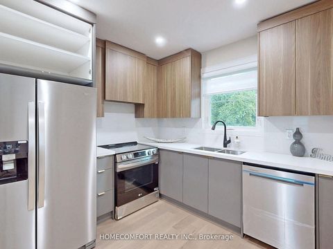 Photo 13 at 270 Brighton Avenue, Bathurst Manor, Toronto