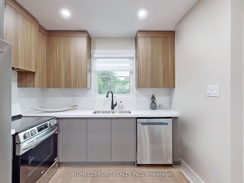 Photo 14 at 270 Brighton Avenue, Bathurst Manor, Toronto