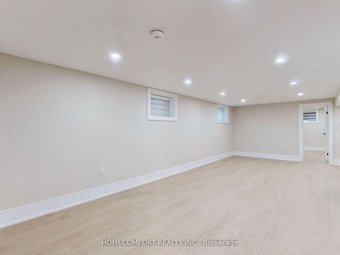 Photo 24 at 270 Brighton Avenue, Bathurst Manor, Toronto