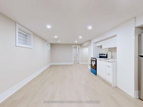 Photo 25 at 270 Brighton Avenue, Bathurst Manor, Toronto