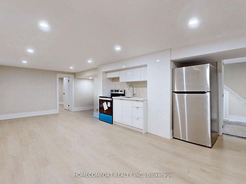 Photo 26 at 270 Brighton Avenue, Bathurst Manor, Toronto