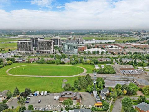 Photo 42 at 270 Brighton Avenue, Bathurst Manor, Toronto