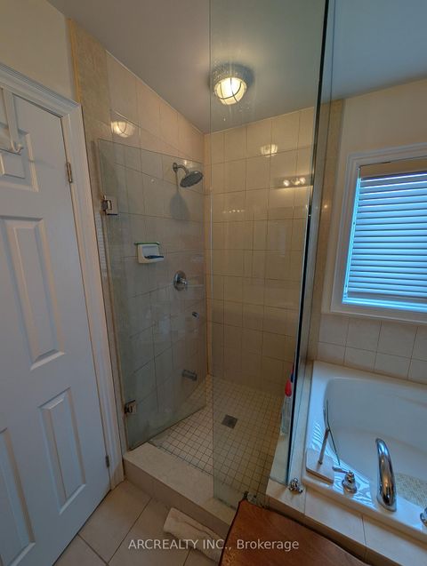 Photo 7 at 46 Betony Drive, Oak Ridges, Richmond Hill