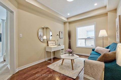 Photo 9 at 43 English Oak Drive, Oak Ridges Lake Wilcox, Richmond Hill