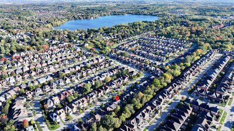 Photo 26 at 43 English Oak Drive, Oak Ridges Lake Wilcox, Richmond Hill