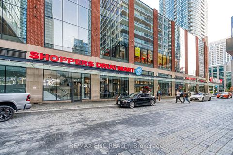Photo 2 at 810 - 17 Bathurst Street, Waterfront Communities C1, Toronto
