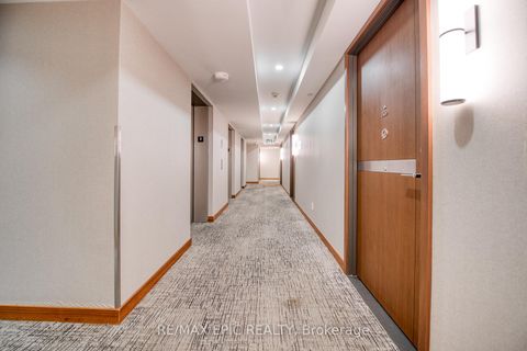 Photo 4 at 810 - 17 Bathurst Street, Waterfront Communities C1, Toronto