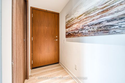 Photo 11 at 810 - 17 Bathurst Street, Waterfront Communities C1, Toronto