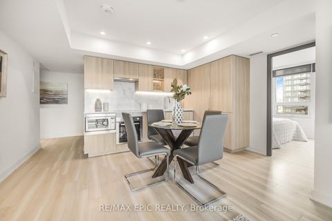 Photo 15 at 810 - 17 Bathurst Street, Waterfront Communities C1, Toronto