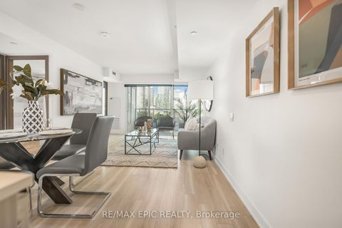 Photo 17 at 810 - 17 Bathurst Street, Waterfront Communities C1, Toronto
