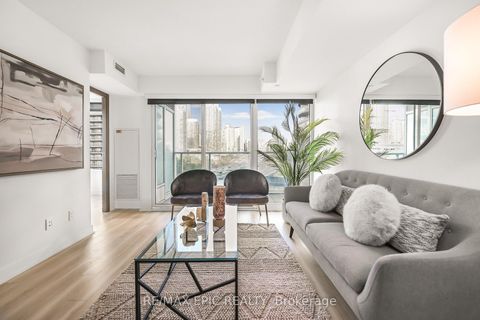 Photo 21 at 810 - 17 Bathurst Street, Waterfront Communities C1, Toronto