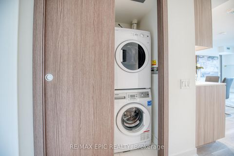 Photo 34 at 810 - 17 Bathurst Street, Waterfront Communities C1, Toronto