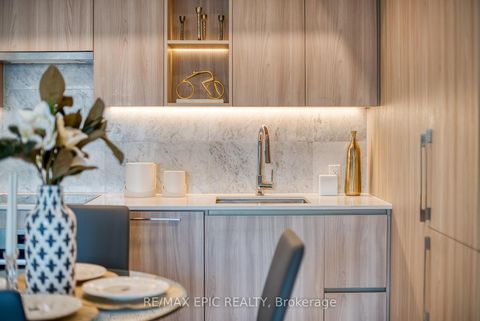 Photo 37 at 810 - 17 Bathurst Street, Waterfront Communities C1, Toronto