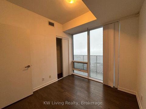 Photo 10 at 5810 - 100 Harbour Street, Waterfront Communities C1, Toronto