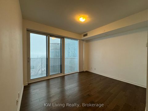 Photo 11 at 5810 - 100 Harbour Street, Waterfront Communities C1, Toronto
