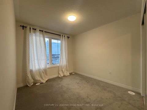 Photo 4 at 16 - 480 Beresford Path, Central, Oshawa