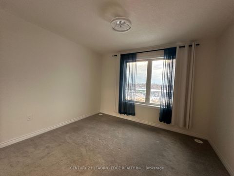 Photo 5 at 16 - 480 Beresford Path, Central, Oshawa