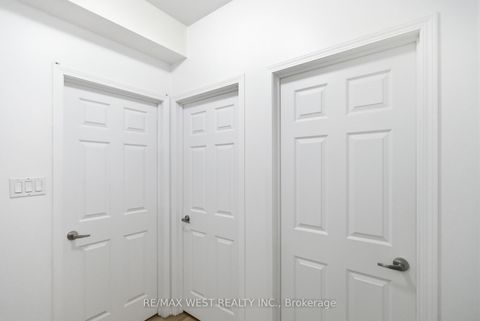 Photo 9 at 254 - 19 Coneflower Crescent, Branson, Toronto