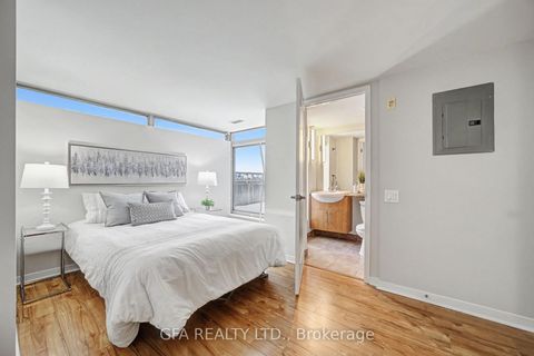 Photo 7 at 720 - 1040 The Queensway Street, City Centre West, Toronto